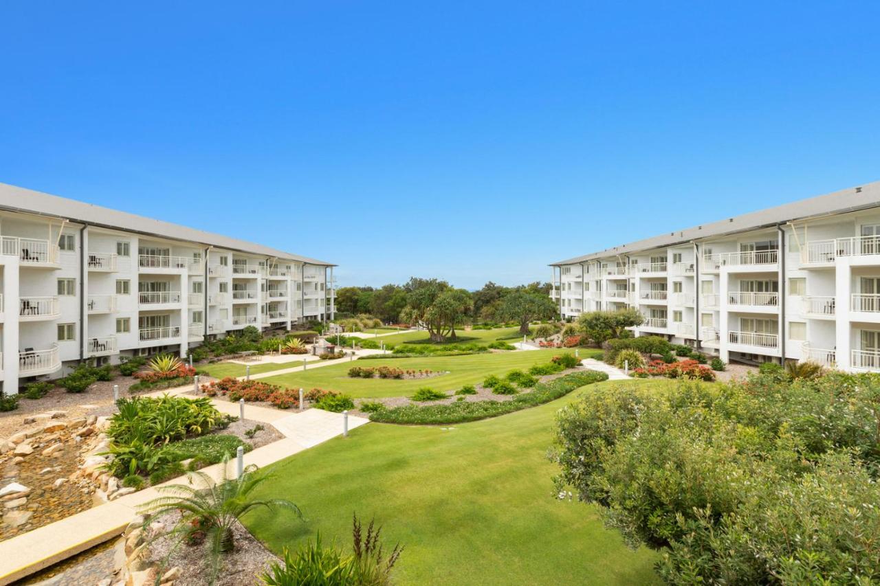 Resort Rooms At Gunnamatta Ave Kingscliff Exterior photo